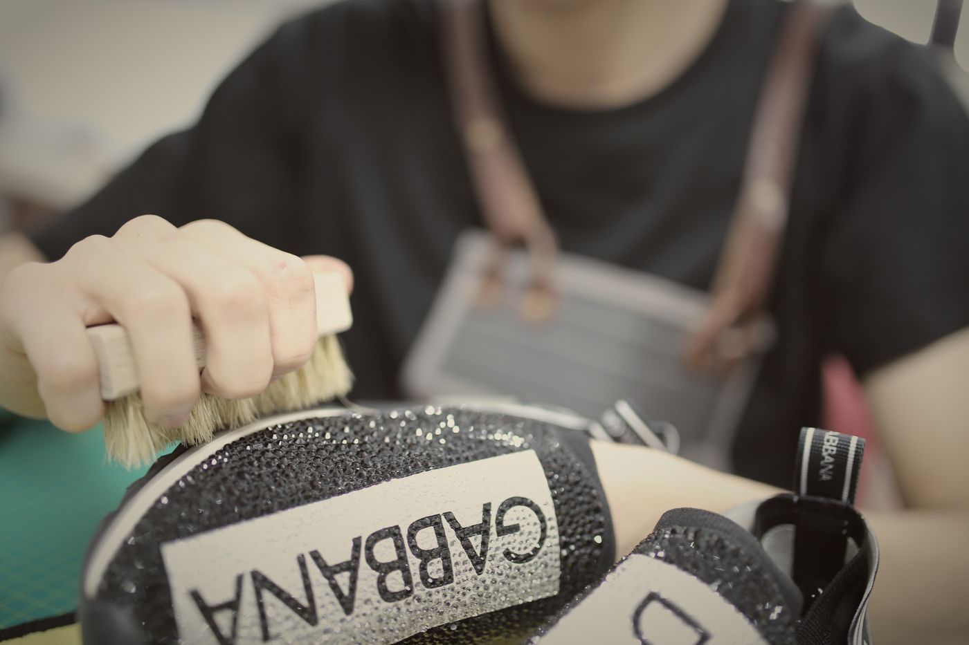 Brushing crystal D&G sneakers