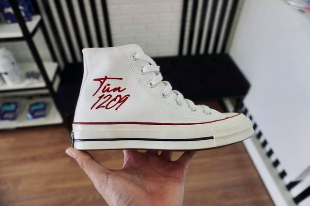 Converse: custom name
